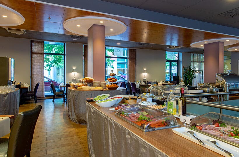 Buffet im Hotel Regnum Residence