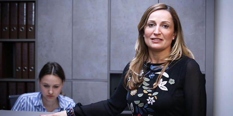 Dr. Diana Sedlmeier stellt ihre Zahnklinik Ungarn vor